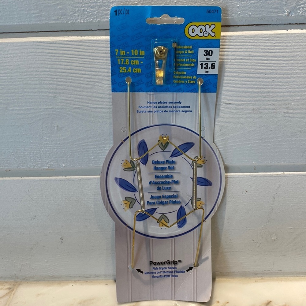 OOK Hillman Deluxe Plate Hanger Set NWT